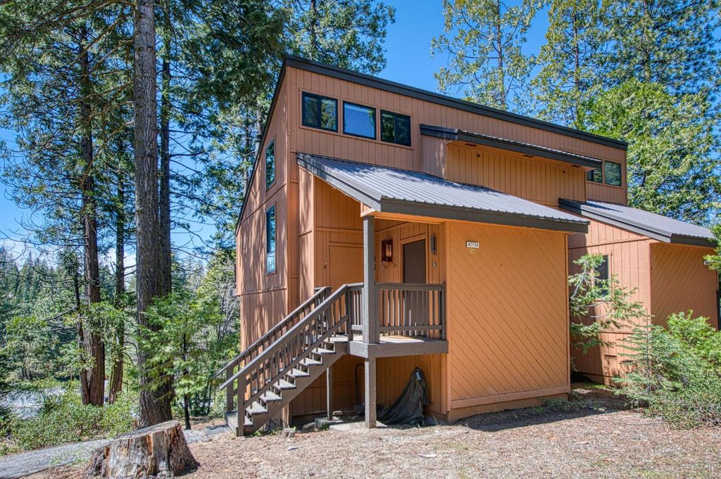 Image 3 of property listing at 40794 Oakwoods Lane # 97, Shaver Lake, CA 93664