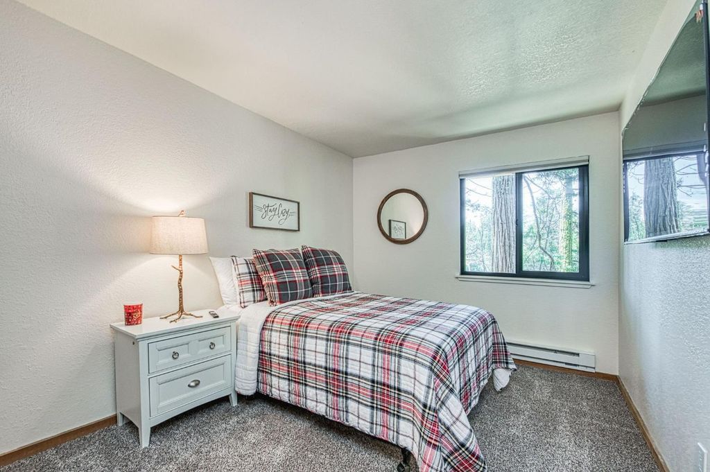Image 32 of property listing at 40794 Oakwoods Lane # 97, Shaver Lake, CA 93664