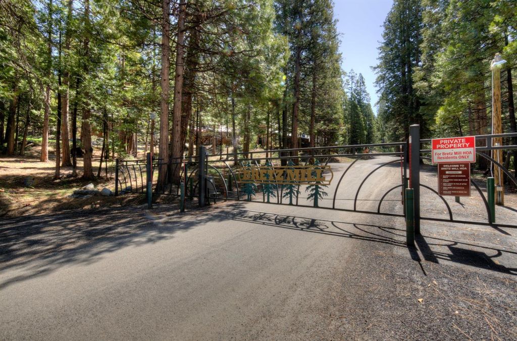 Image 44 of property listing at 40794 Oakwoods Lane # 97, Shaver Lake, CA 93664