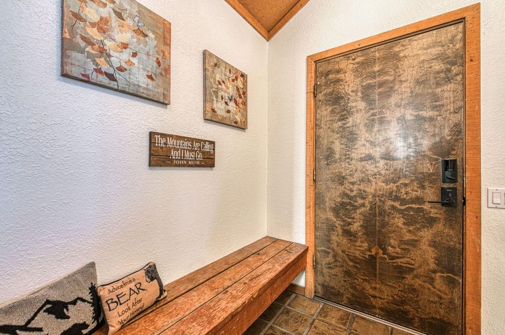 Image 6 of property listing at 40794 Oakwoods Lane # 97, Shaver Lake, CA 93664