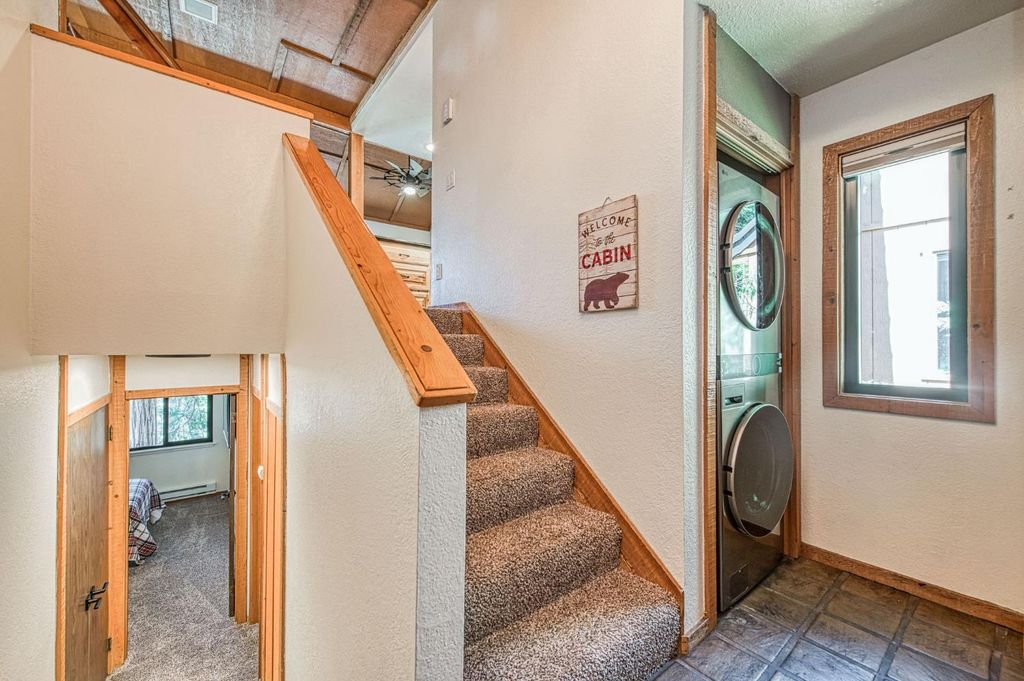 Image 7 of property listing at 40794 Oakwoods Lane # 97, Shaver Lake, CA 93664