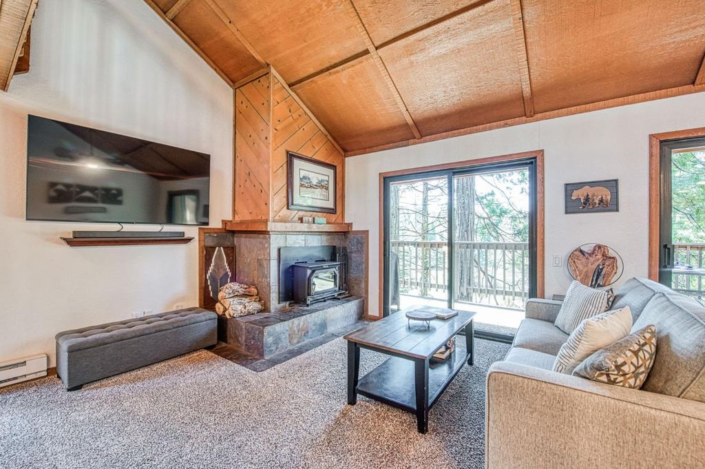Image 8 of property listing at 40794 Oakwoods Lane # 97, Shaver Lake, CA 93664