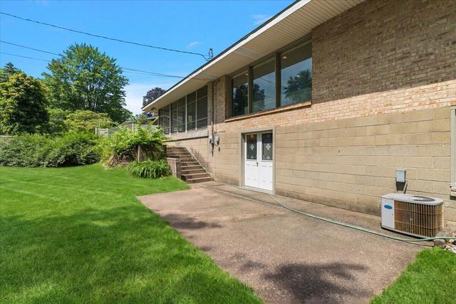 838 S Shore Drive, Holland City, MI 49423