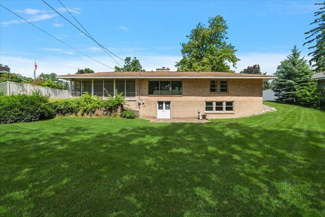 838 S Shore Drive, Holland City, MI 49423