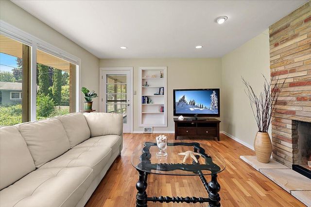 838 S Shore Drive, Holland City, MI 49423