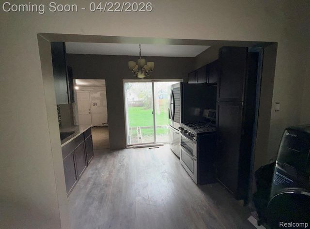 1604 E Meyers Avenue, Hazel Park, MI 48030