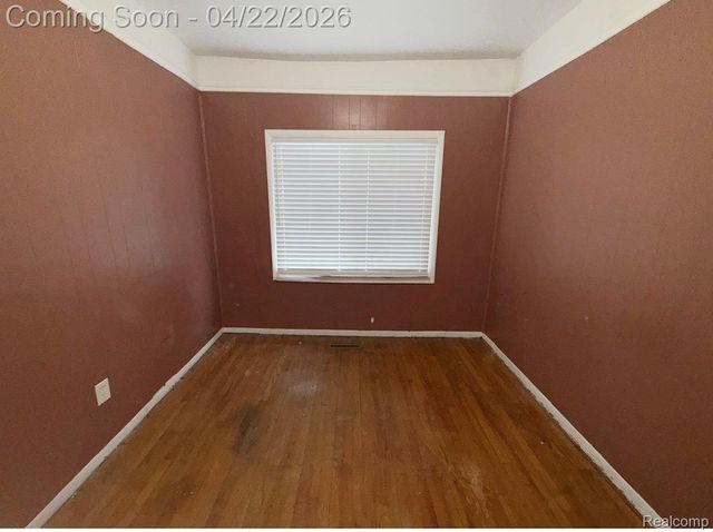 1604 E Meyers Avenue, Hazel Park, MI 48030