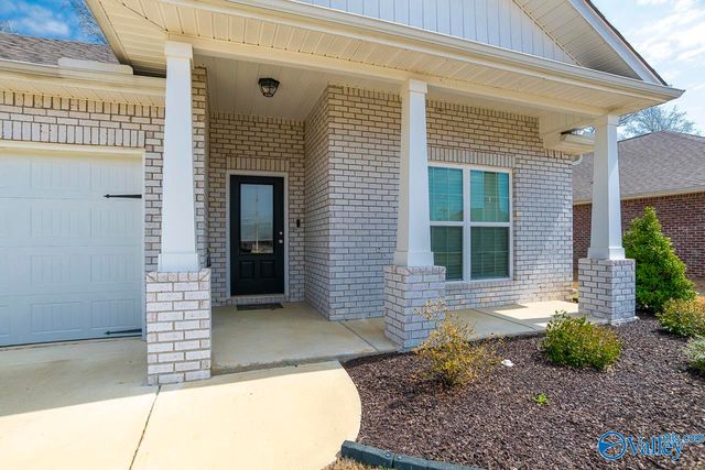 125 River Springs Court, New Market, AL 35761
