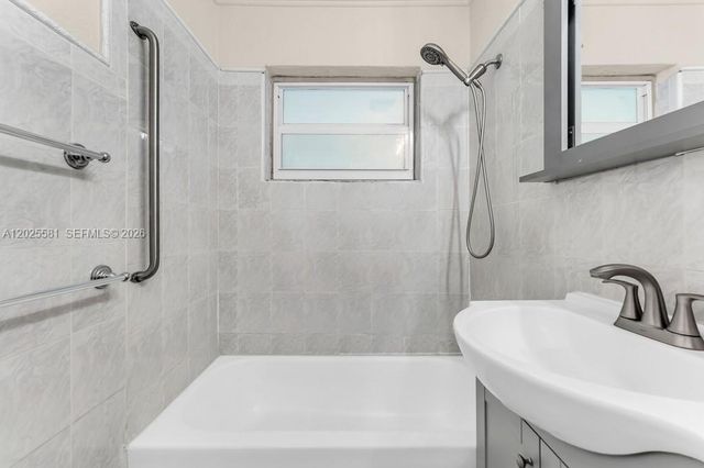 1210 S 24th Terrace, Hollywood, FL 33020