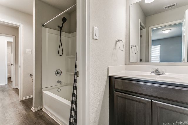 9010 Halbert Falls, San Antonio, TX 78245