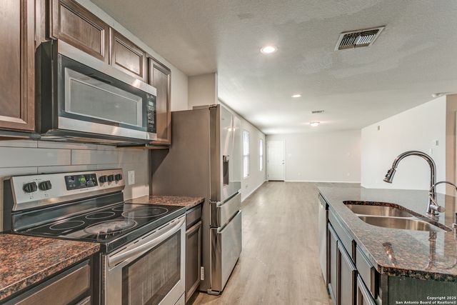 9010 Halbert Falls, San Antonio, TX 78245