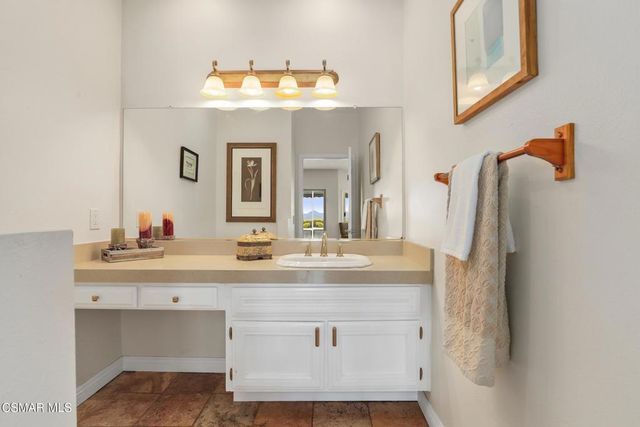 22100 Dardenne Street, Calabasas, CA 91302