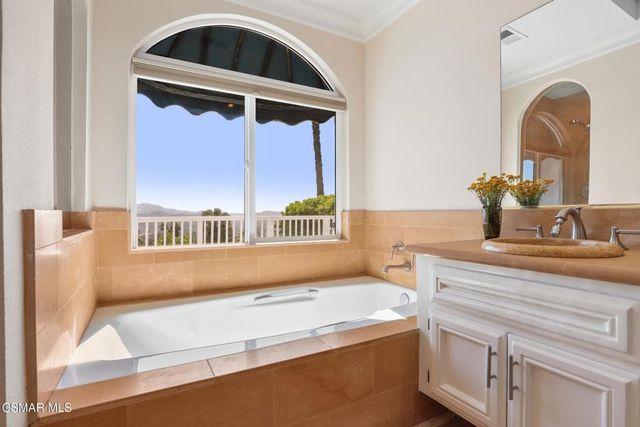 22100 Dardenne Street, Calabasas, CA 91302