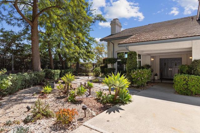 22100 Dardenne Street, Calabasas, CA 91302