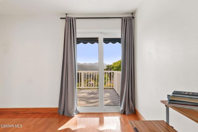 22100 Dardenne Street, Calabasas, CA 91302
