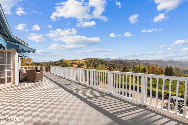 22100 Dardenne Street, Calabasas, CA 91302