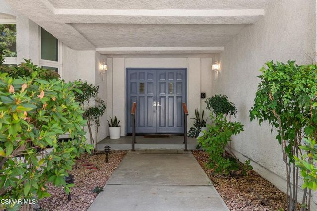 22100 Dardenne Street, Calabasas, CA 91302