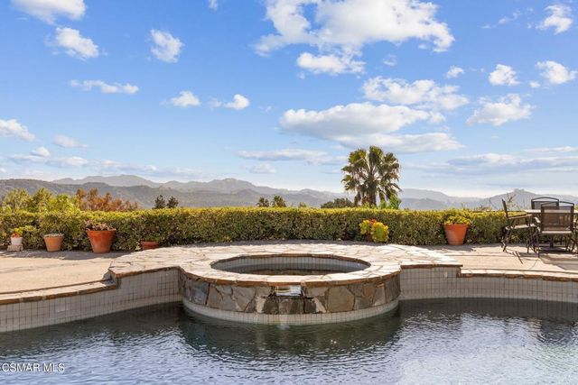 22100 Dardenne Street, Calabasas, CA 91302