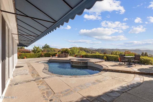22100 Dardenne Street, Calabasas, CA 91302