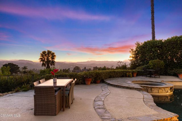 22100 Dardenne Street, Calabasas, CA 91302