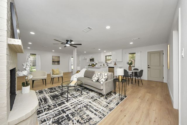 3013 Woodland Drive, Dickinson, TX 77539