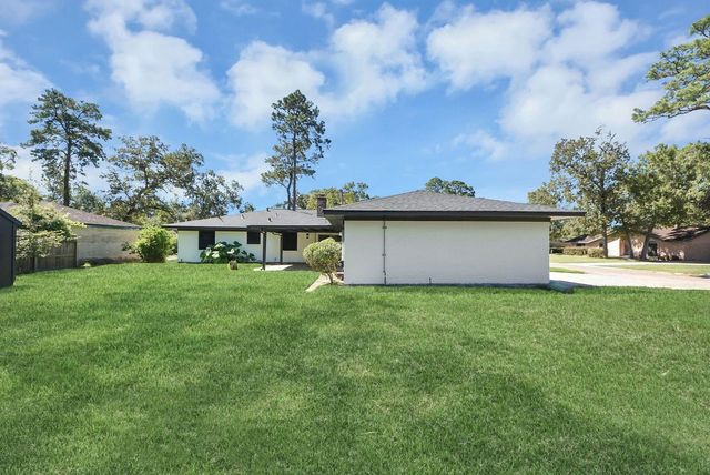 3013 Woodland Drive, Dickinson, TX 77539