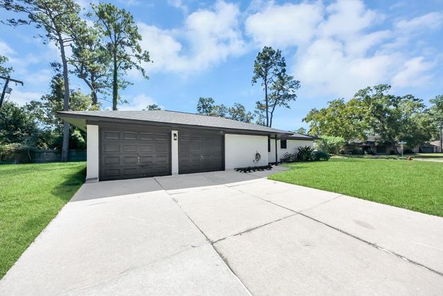 3013 Woodland Drive, Dickinson, TX 77539