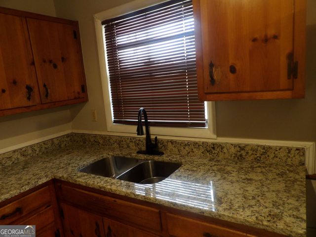 5261 Heather Lane, Atlanta, GA 30349