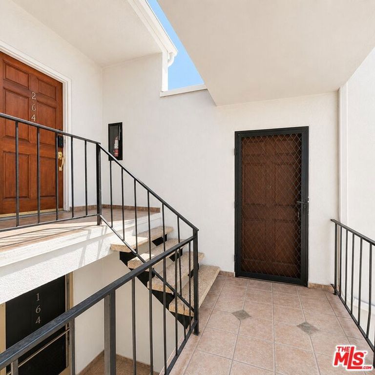 18645 Hatteras Street 263, Tarzana, CA 91356 — photo 3