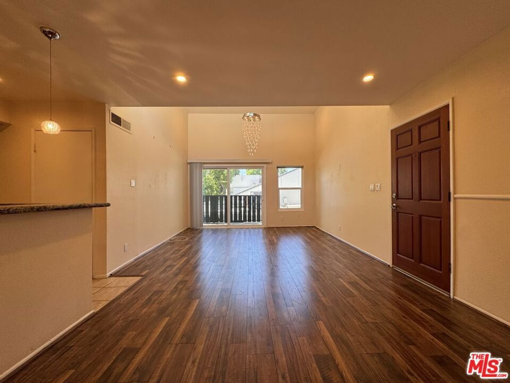 18645 Hatteras Street 263, Tarzana, CA 91356 — photo 5