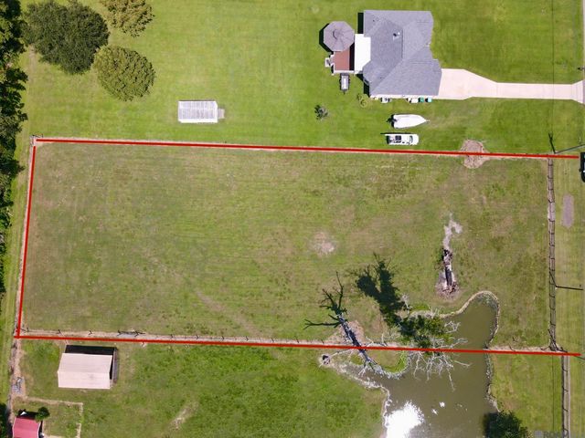 8856 Singleton Rd, Port Allen, LA 70767