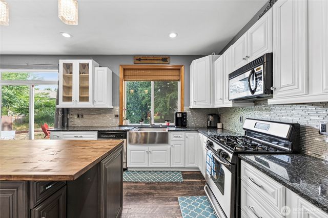 20523 193rd Avenue Ct E, Orting, WA 98360