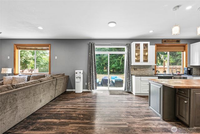 20523 193rd Avenue Ct E, Orting, WA 98360