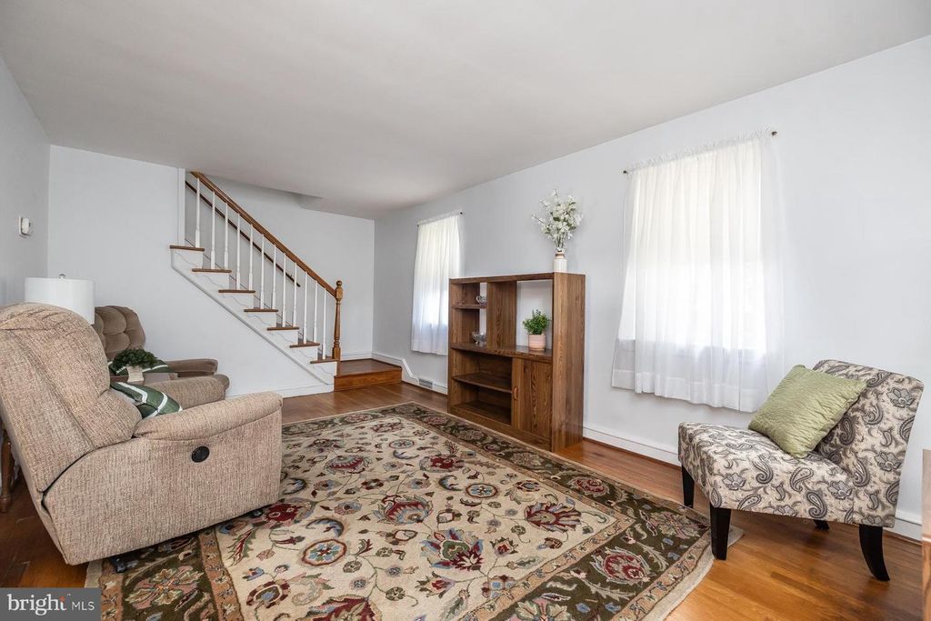 607 N JOHNSON BLVD, Gloucester City, NJ 08030