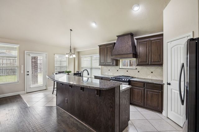 1014 Dunhill Lane, Forney, TX 75126