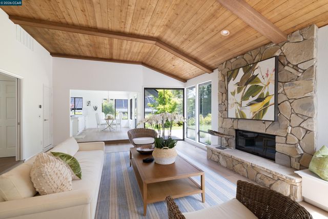 7 Crockett Drive, Moraga, CA 94556