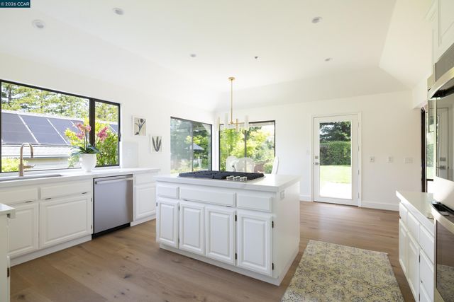 7 Crockett Drive, Moraga, CA 94556