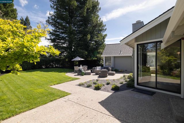 7 Crockett Drive, Moraga, CA 94556