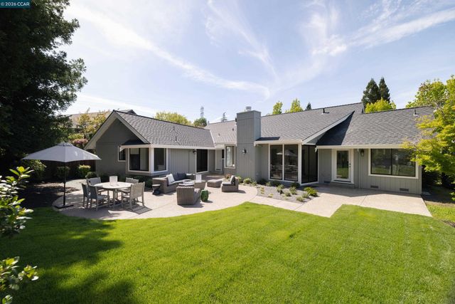 7 Crockett Drive, Moraga, CA 94556