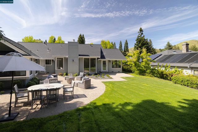 7 Crockett Drive, Moraga, CA 94556