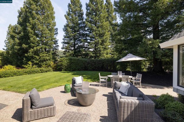 7 Crockett Drive, Moraga, CA 94556