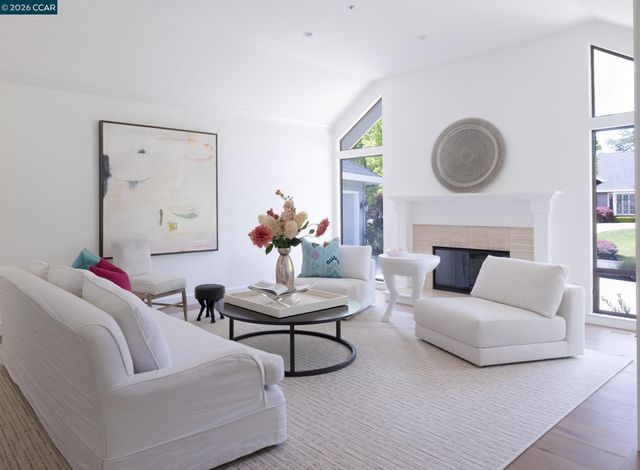 7 Crockett Drive, Moraga, CA 94556