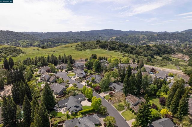 7 Crockett Drive, Moraga, CA 94556