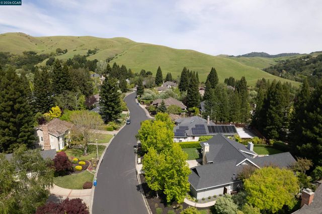 7 Crockett Drive, Moraga, CA 94556