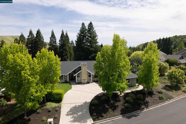 7 Crockett Drive, Moraga, CA 94556