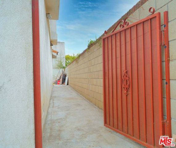 732 N Figueroa Street, Santa Ana, CA 92703