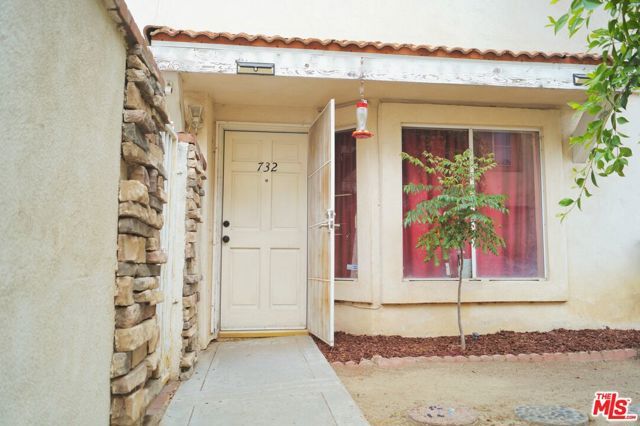 732 N Figueroa Street, Santa Ana, CA 92703