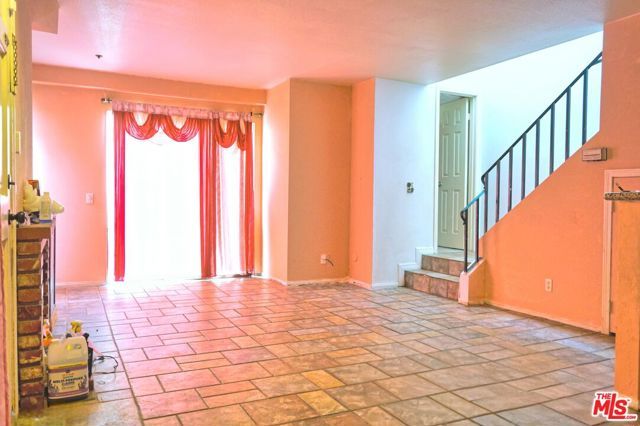 732 N Figueroa Street, Santa Ana, CA 92703