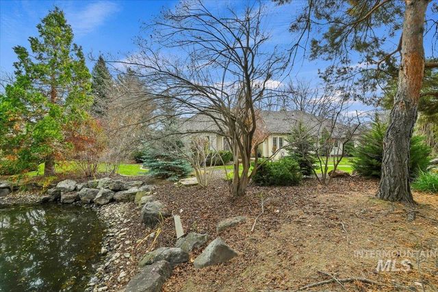 5280 N Lakemont Ln, Garden City, ID 83714