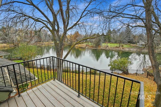 5280 N Lakemont Ln, Garden City, ID 83714